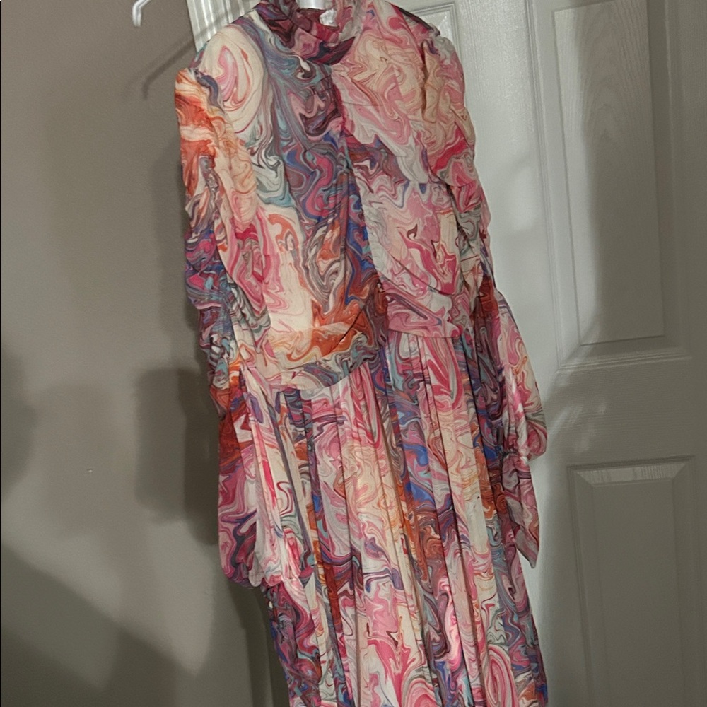 Elegant Multicolor Swirl Dress